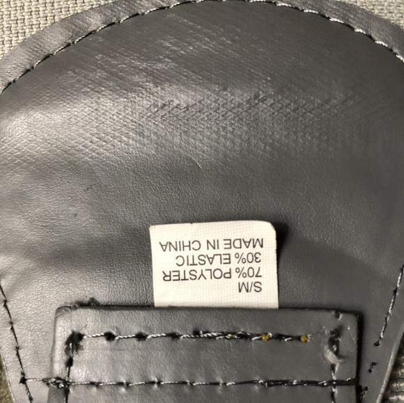 Thick grey elastic belt size small - Picture 2 of 4